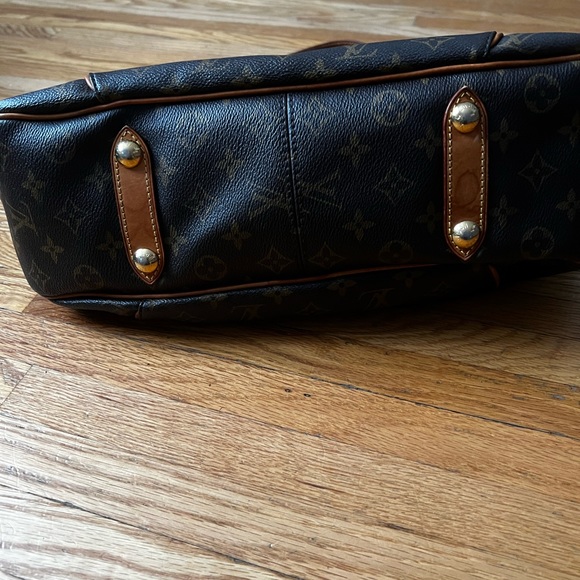 Authentic Louis Vuitton Galliera Handbag - Picture 6 of 11